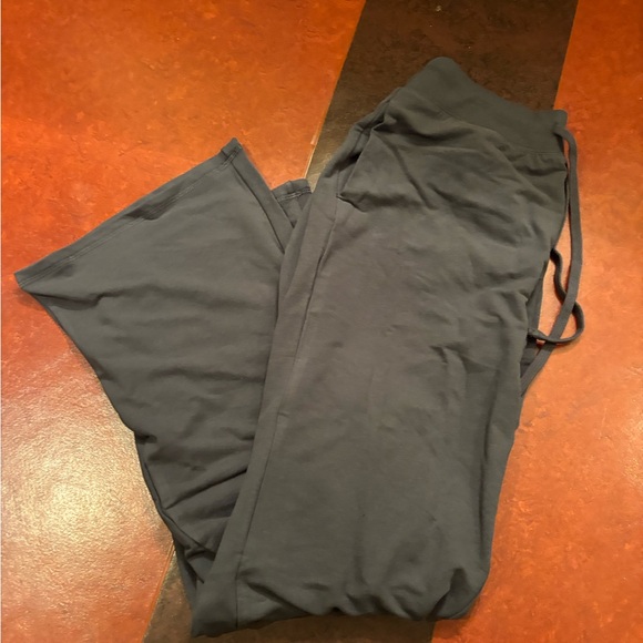 Garage Grey Snatched booty strachterry pants - Picture 3 of 4